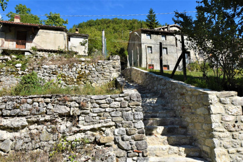 Casa cielo-terra in vendita a Montemonaco