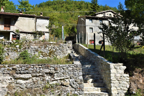 Casa cielo-terra in vendita a Montemonaco