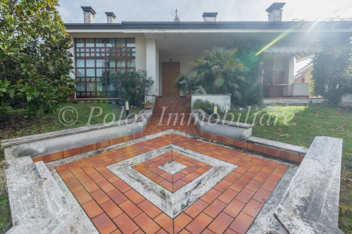 Villa for Sale to Grottazzolina