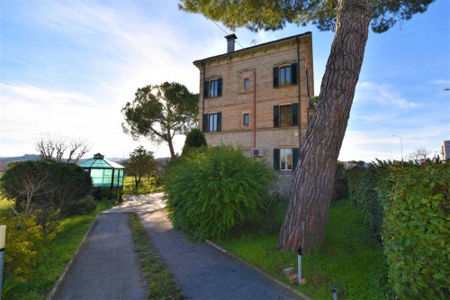 Villa in vendita a Magliano di Tenna