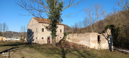farmhouse to restore to Buy in San Ginesio