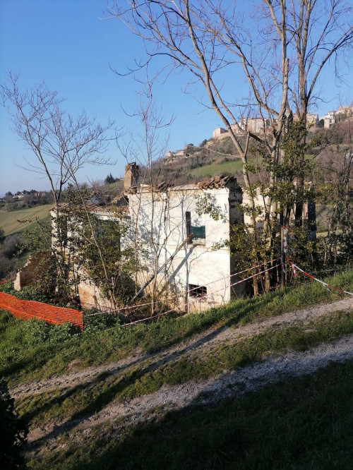 Casa colonica in Vendita a Sant'Elpidio a Mare