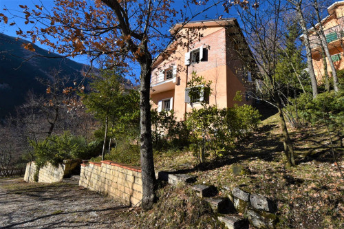 detached House to Buy in Sarnano