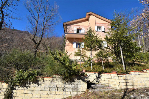 detached House to Buy in Sarnano