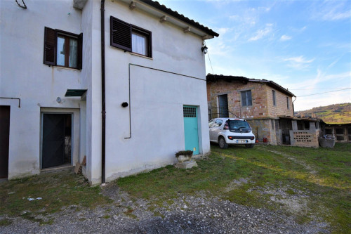 Casa cielo-terra in vendita a Sarnano