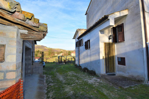 Casa cielo-terra in vendita a Sarnano