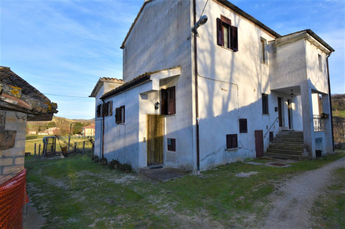 Casa cielo-terra in vendita a Sarnano