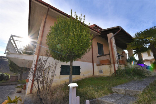 Villa in vendita a Amandola