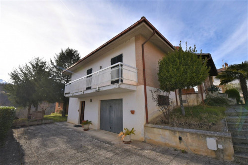 Villa for sale in Amandola