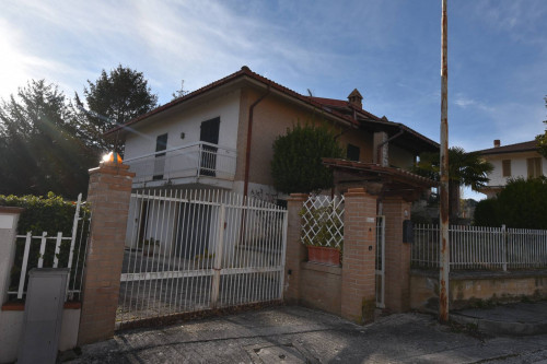 Villa for sale in Amandola