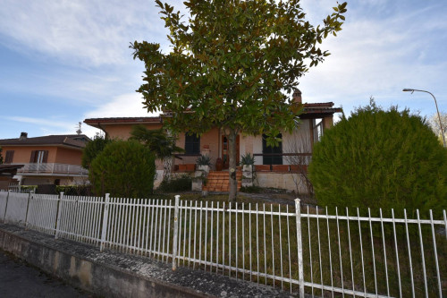 Villa in vendita a Amandola