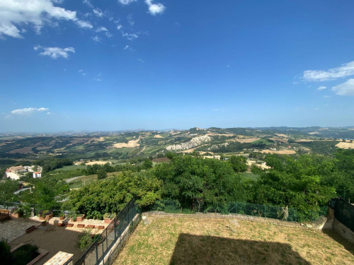 Casa singola in Vendita a Santa Vittoria in Matenano