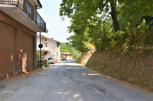 Box o garage in affitto a Amandola