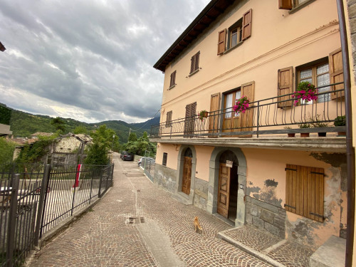 Casa indipendente in vendita a Montegallo (AP)