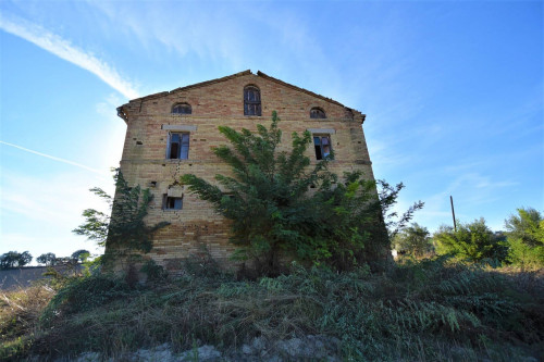 farmhouse to Buy in Mogliano