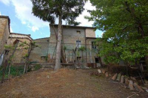 townhouse for sale in Amandola