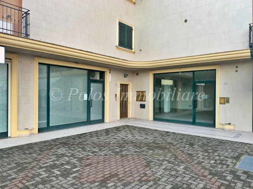 Commercial Property for Rent to Fermo