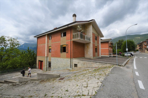 Villa to Buy in Montemonaco
