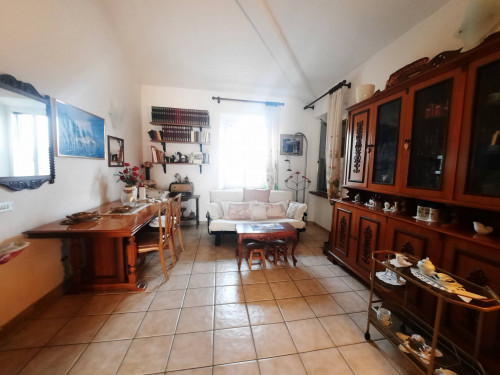 Casa indipendente in vendita a Montefiore Dell'aso (AP)