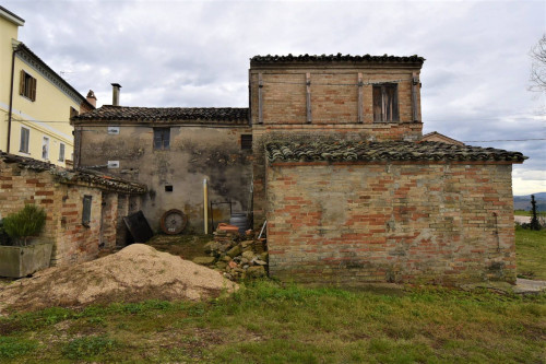 Rustico in vendita a Falerone