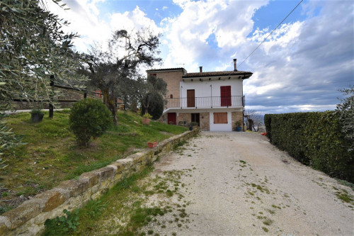 Rustico in vendita a Monte San Martino (MC)