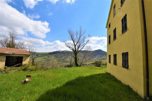 Casale in vendita a Montefalcone Appennino