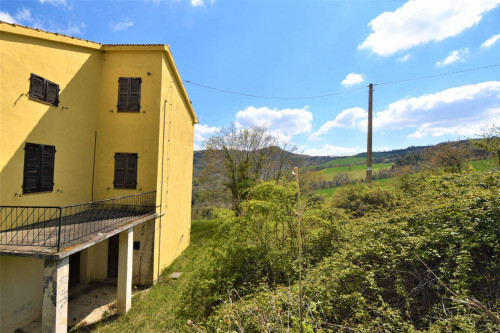 Casale in vendita a Montefalcone Appennino