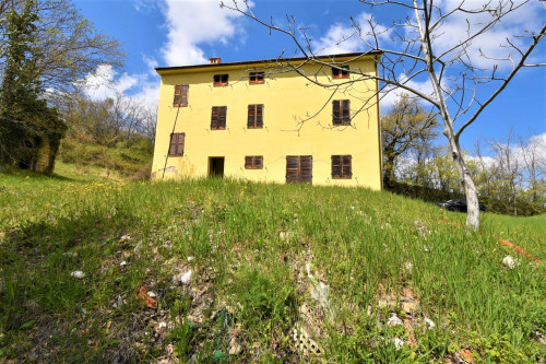 Casale in vendita a Montefalcone Appennino