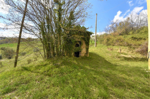 Casale in vendita a Montefalcone Appennino