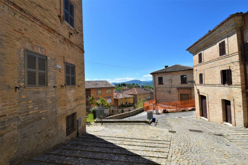 Casa cielo-terra in vendita a Falerone