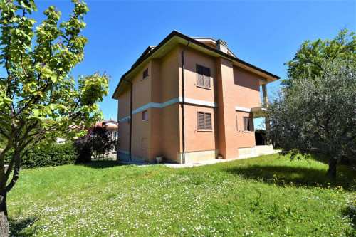 Villa for sale in Falerone