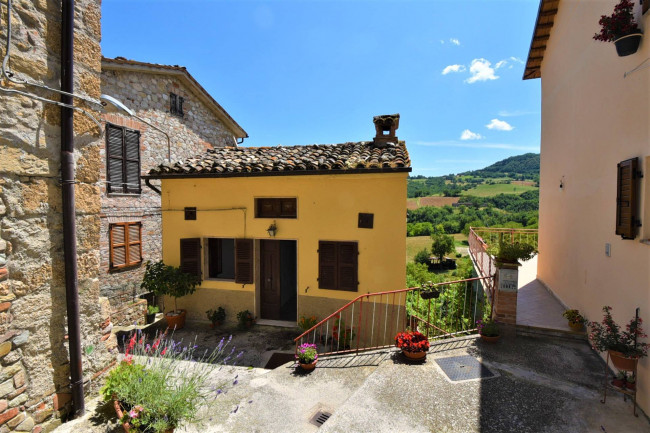 Casa singola in vendita a Montefortino