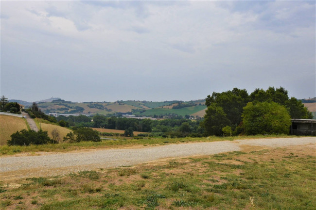 farmhouse to restore for sale in Fermo