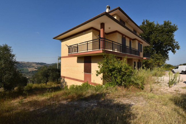 Casa singola in vendita a Penna San Giovanni