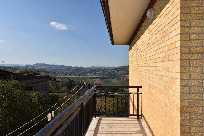 detached House for sale in Penna San Giovanni