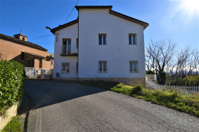 Casa singola in affitto a Amandola