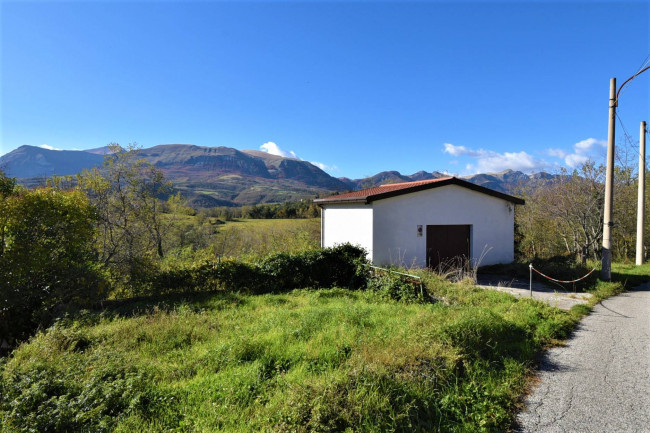 Casa singola in affitto a Amandola