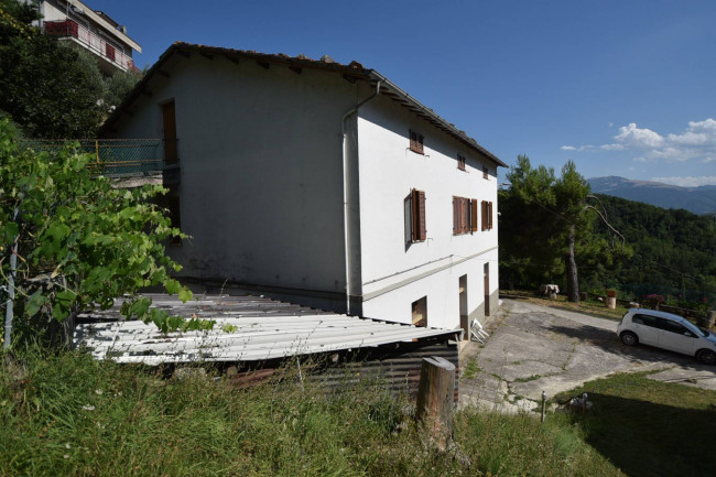 farmhouse to restore to Buy in Ascoli Piceno