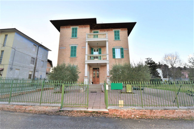 Villa in Vendita a Santa Vittoria in Matenano