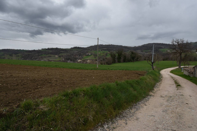 Casa cielo-terra in vendita a Sarnano