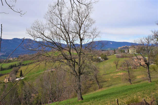 Villetta bifamiliare in vendita a Gualdo