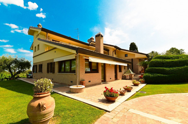 Villa in affitto a Civitanova Marche (MC)