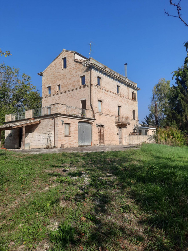 Casale in vendita a Monte San Pietrangeli