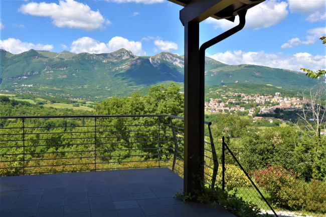 Villa for sale in Sarnano