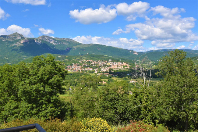 Villa in vendita a Sarnano