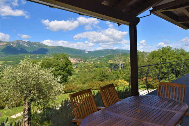 Villa for sale in Sarnano