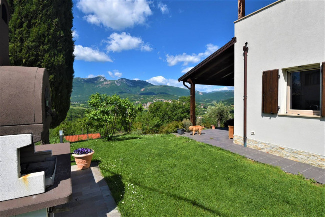 Villa for sale in Sarnano