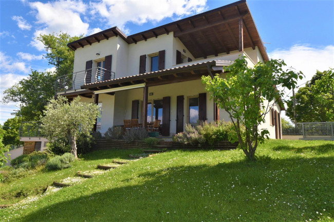 Villa in vendita a Sarnano