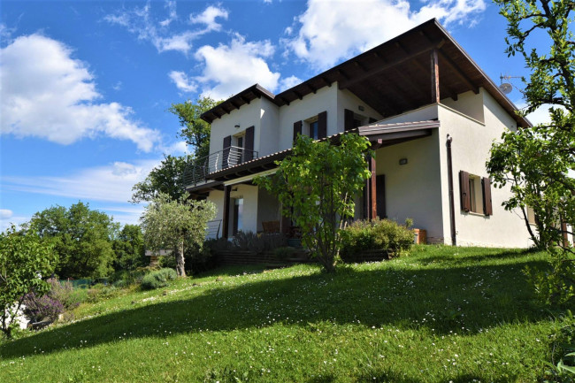 Villa in vendita a Sarnano