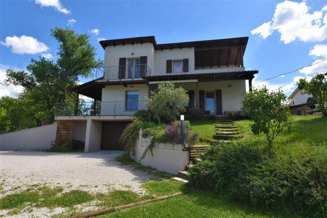 Villa in vendita a Sarnano